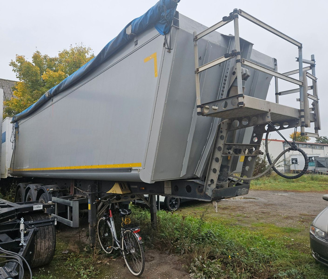 Schmitz Cargobull Alumulde 40m3 - Félpótkocsi billenőplatós: 1 kép. Schmitz Cargobull Alumulde 40m3 - Félpótkocsi billenőplatós: 1 kép.