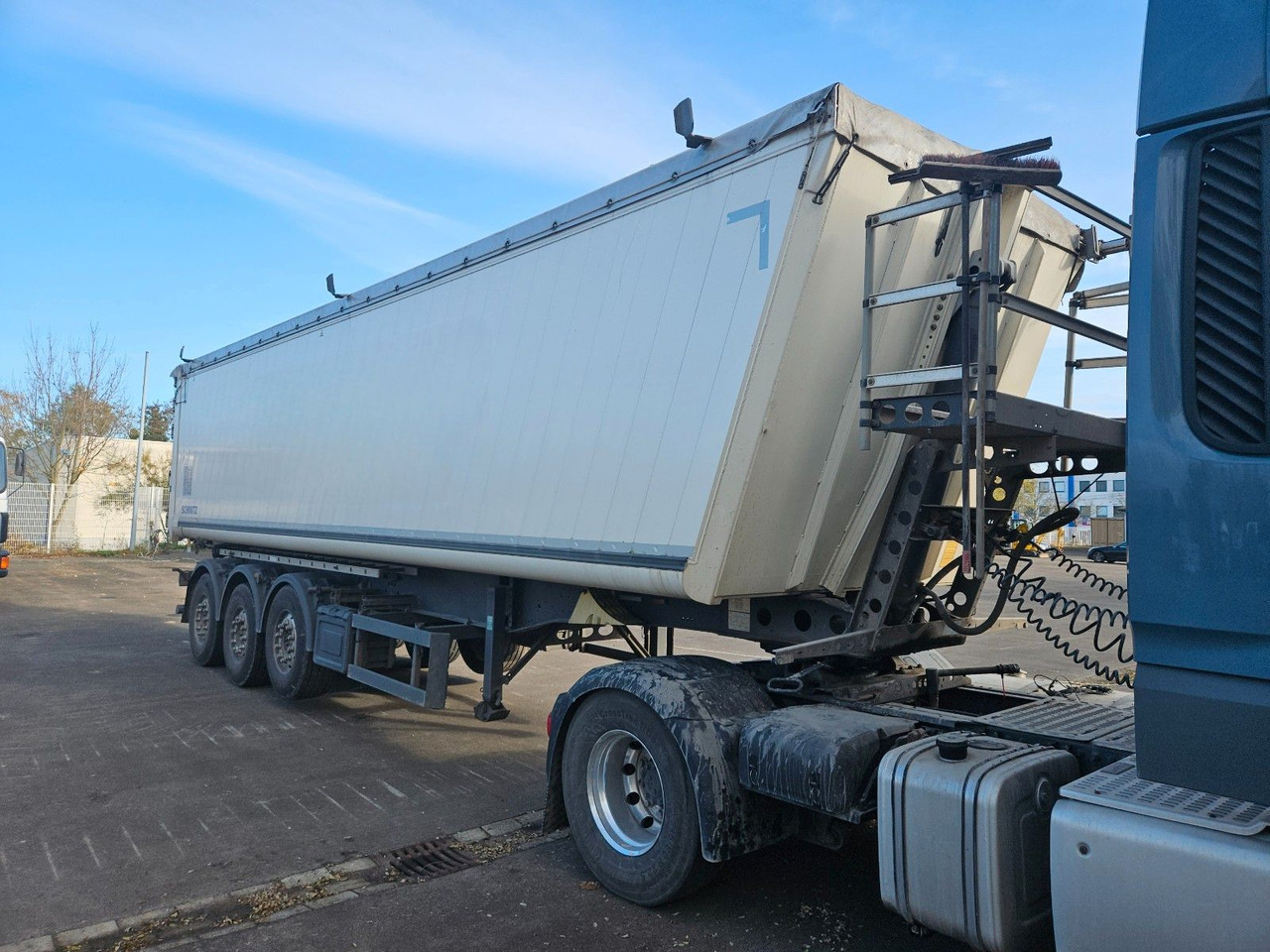 Schmitz Cargobull Getreide Alumulde 50m³ - Félpótkocsi billenőplatós: 3 kép. Schmitz Cargobull Getreide Alumulde 50m³ - Félpótkocsi billenőplatós: 3 kép.