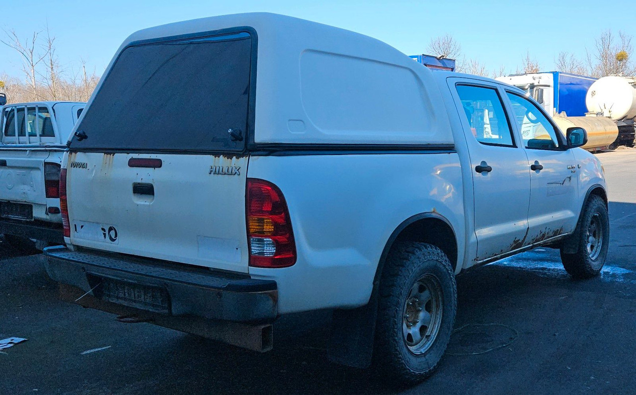 Toyota Hilux Double Cab 4x4 - Terepjáró/ SUV: 3 kép. Toyota Hilux Double Cab 4x4 - Terepjáró/ SUV: 3 kép.