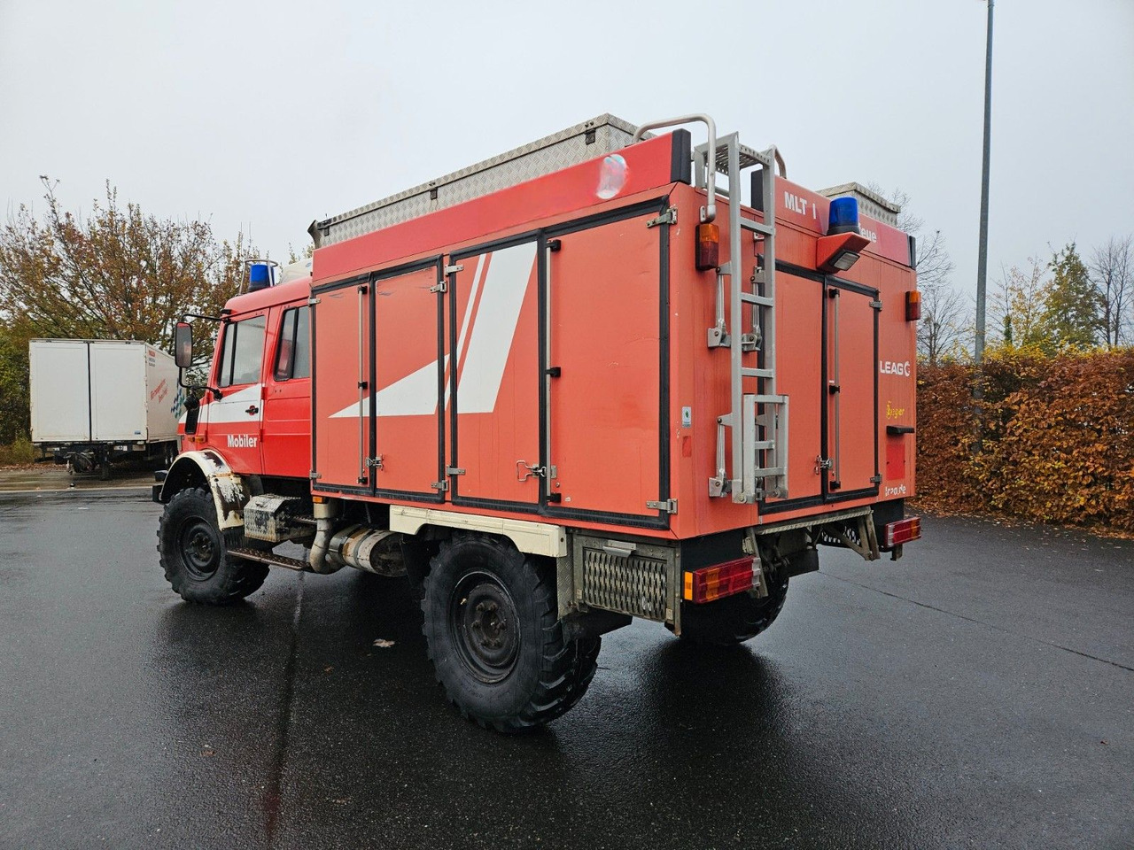 Unimog U4000 4x4 DOKA Tanklöschfahrzeug Feuerwehr - Tartályos teherautó: 3 kép. Unimog U4000 4x4 DOKA Tanklöschfahrzeug Feuerwehr - Tartályos teherautó: 3 kép.