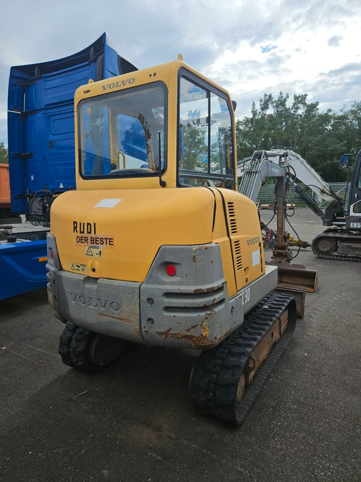 Volvo EC30 Minibagger - Minikotró: 3 kép. Volvo EC30 Minibagger - Minikotró: 3 kép.