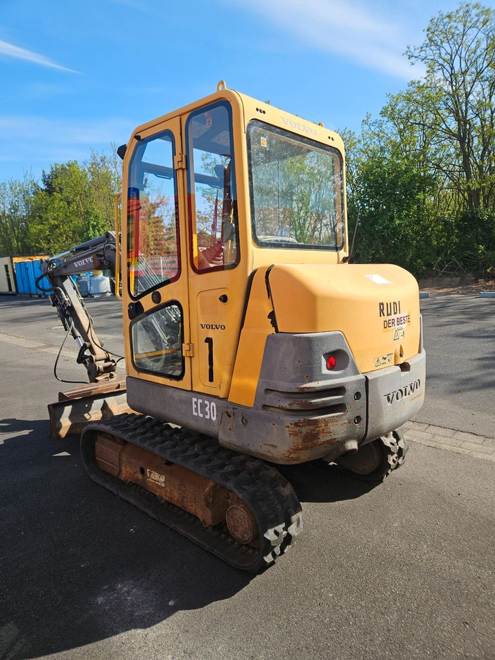 Volvo EC30 - Minikotró: 4 kép. Volvo EC30 - Minikotró: 4 kép.