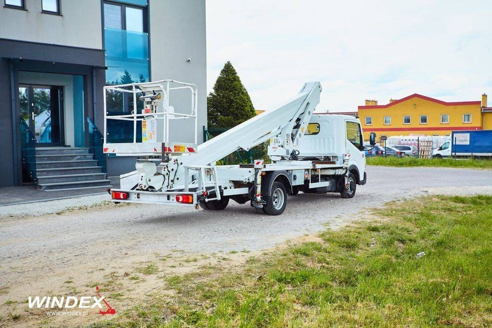 CMC PLA 250 - Emelőkosaras teherautó: 2 kép. CMC PLA 250 - Emelőkosaras teherautó: 2 kép.