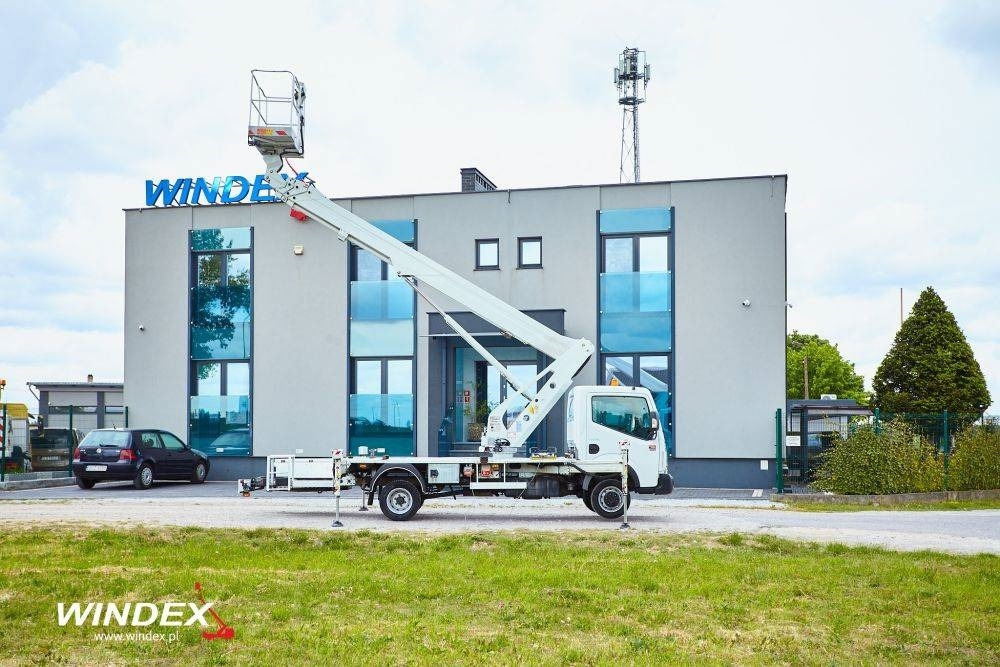 CMC PLA 250 - Emelőkosaras teherautó: 5 kép. CMC PLA 250 - Emelőkosaras teherautó: 5 kép.