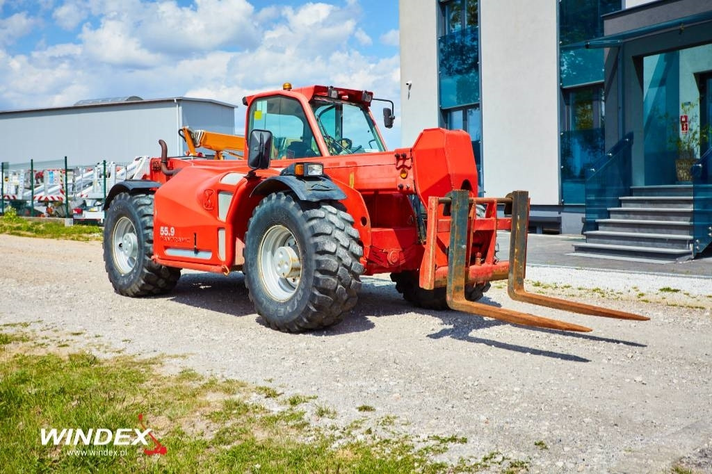 Merlo P 55.9 CS - Teleszkópos rakodó: 1 kép. Merlo P 55.9 CS - Teleszkópos rakodó: 1 kép.