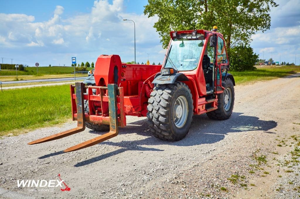 Merlo P 55.9 CS - Teleszkópos rakodó: 4 kép. Merlo P 55.9 CS - Teleszkópos rakodó: 4 kép.
