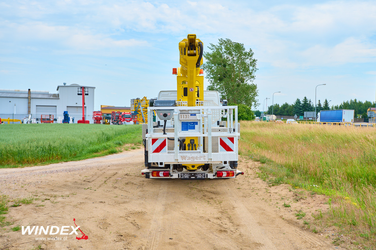 PALFINGER P 300 KS - Emelő: 4 kép. PALFINGER P 300 KS - Emelő: 4 kép.