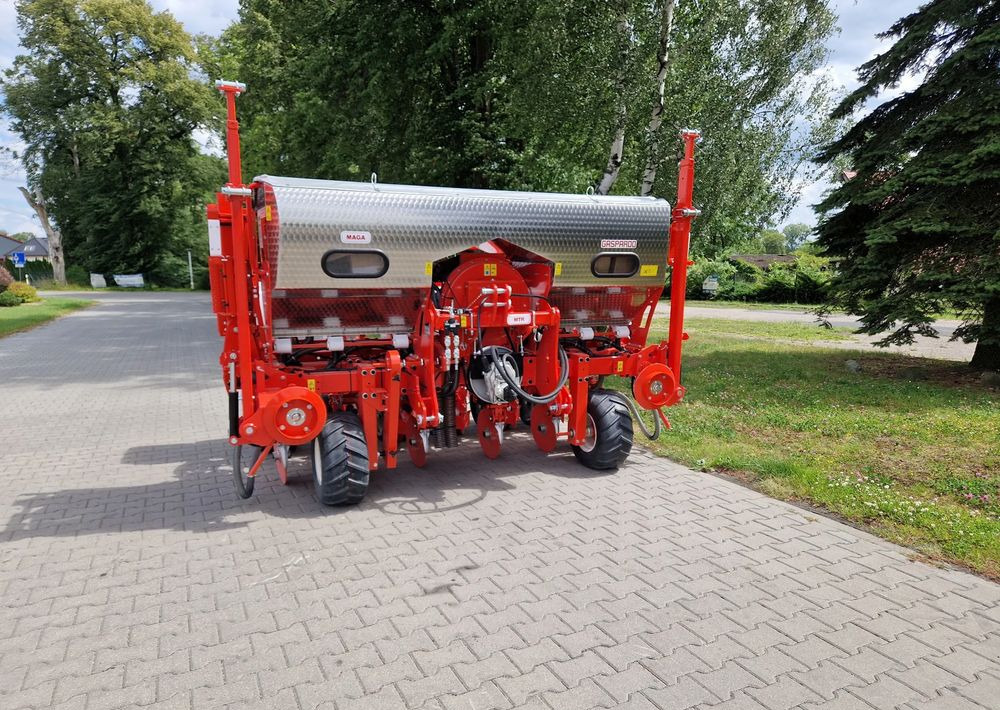 Gaspardo Maga 6 ISOTRONIC - Szemenkénti vetőgép: 2 kép. Gaspardo Maga 6 ISOTRONIC - Szemenkénti vetőgép: 2 kép.
