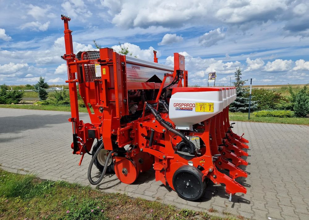 Új Szemenkénti vetőgép Gaspardo Maga 6 ISOTRONIC: 9 kép. Új Szemenkénti vetőgép Gaspardo Maga 6 ISOTRONIC: 9 kép.