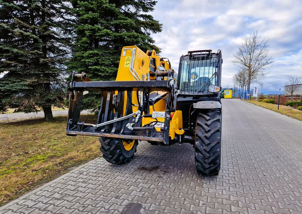 JCB 535-95 - Teleszkópos rakodó: 4 kép. JCB 535-95 - Teleszkópos rakodó: 4 kép.