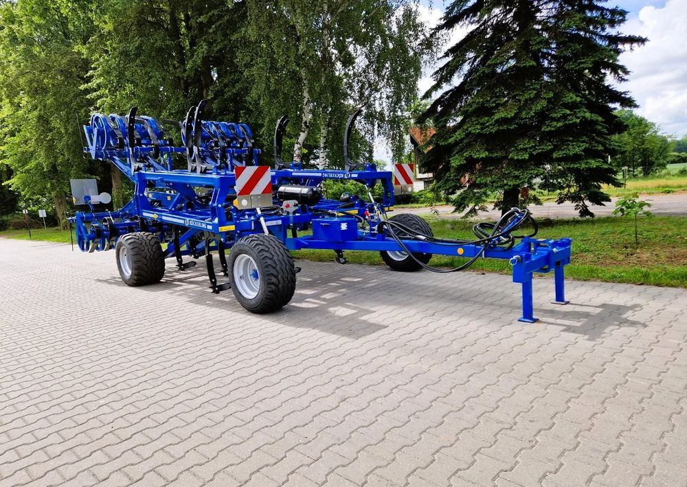 Köckerling Quadro 460 - Talajművelő gep: 2 kép. Köckerling Quadro 460 - Talajművelő gep: 2 kép.