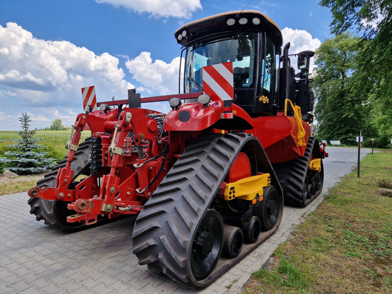 Lánctalpas traktor Versatile 610 Delta Track: 6 kép.