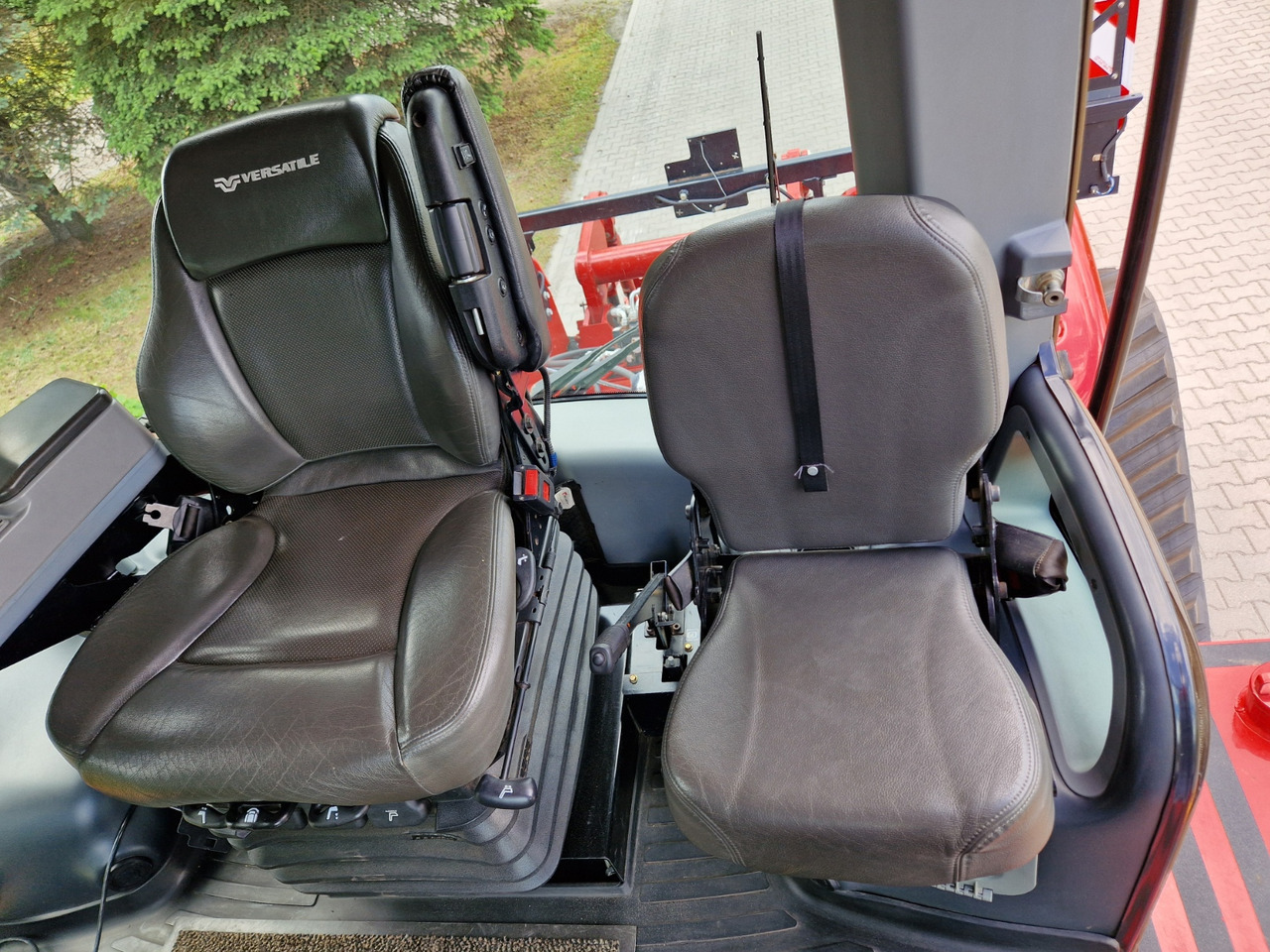 Lánctalpas traktor Versatile 610 Delta Track: 12 kép.