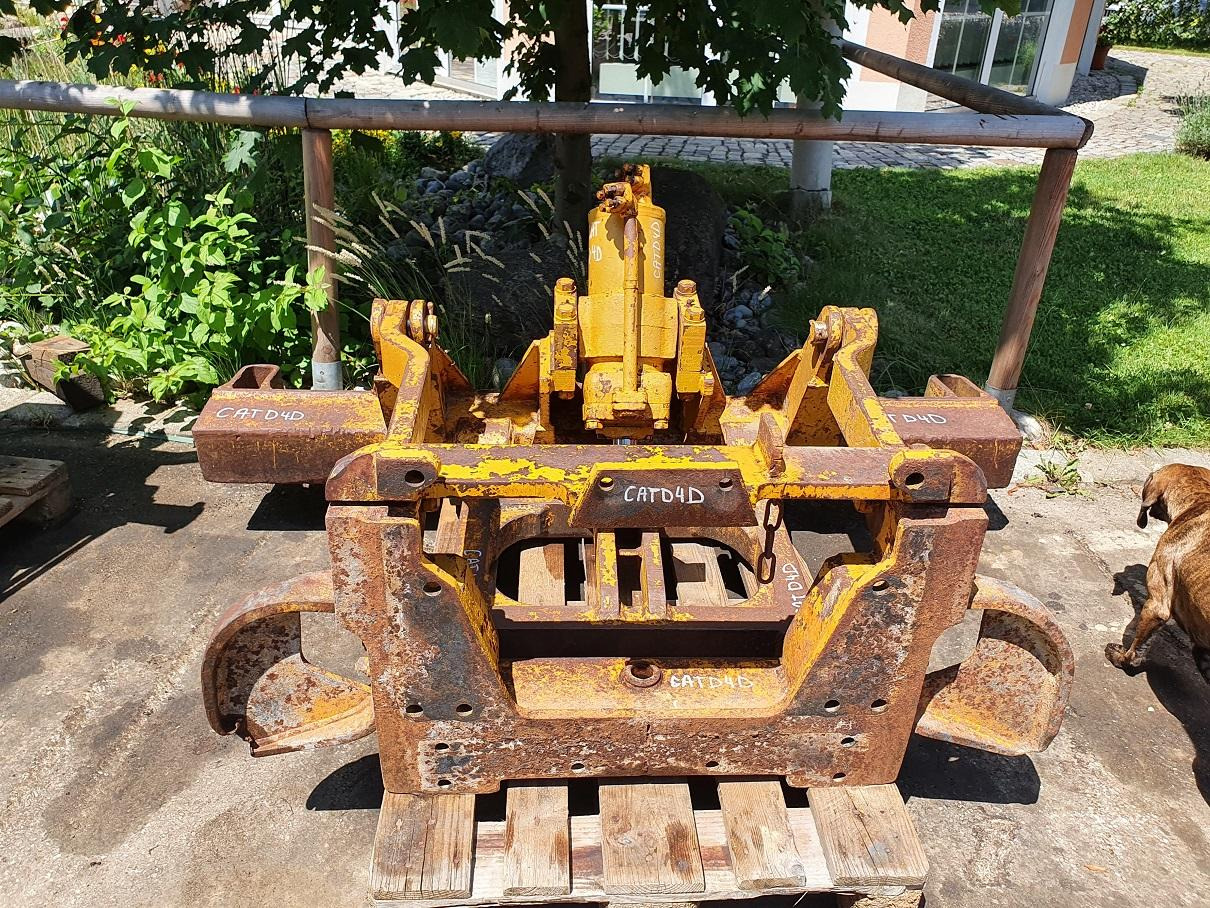 Caterpillar D4H - Adapterek: 5 kép. Caterpillar D4H - Adapterek: 5 kép.