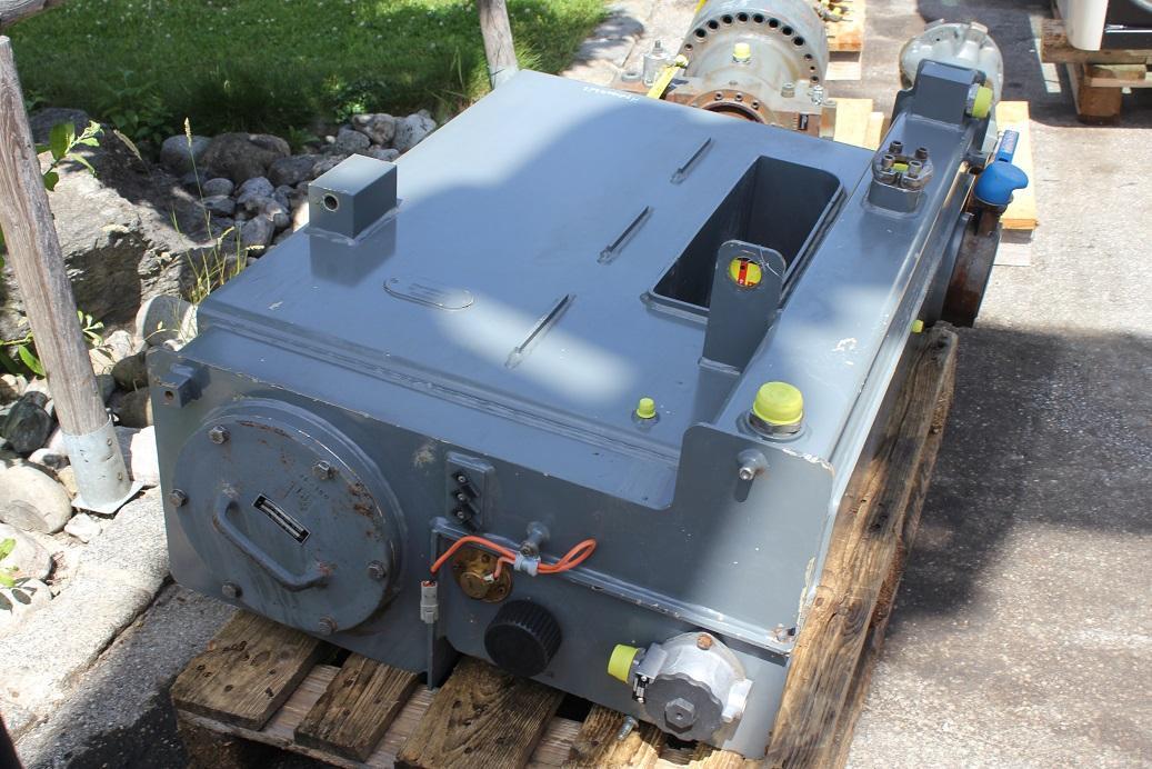 Liebherr R 924 compact - Alkatrész - Lánctalpas kotró: 4 kép. Liebherr R 924 compact - Alkatrész - Lánctalpas kotró: 4 kép.