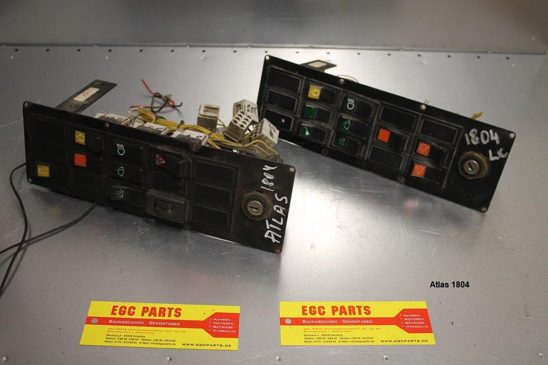 Atlas 1704, 1804 - Műszerfal - Kotrógép: 3 kép. Atlas 1704, 1804 - Műszerfal - Kotrógép: 3 kép.