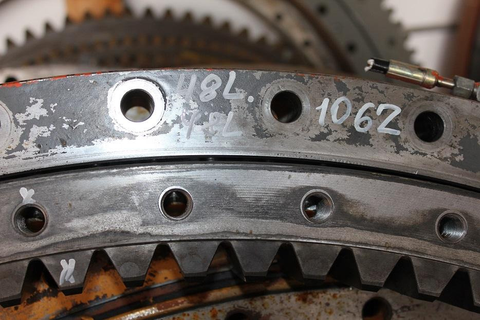 Atlas 1704 LC - Elforduló gyűrű - Építőipari gépek: 2 kép. Atlas 1704 LC - Elforduló gyűrű - Építőipari gépek: 2 kép.