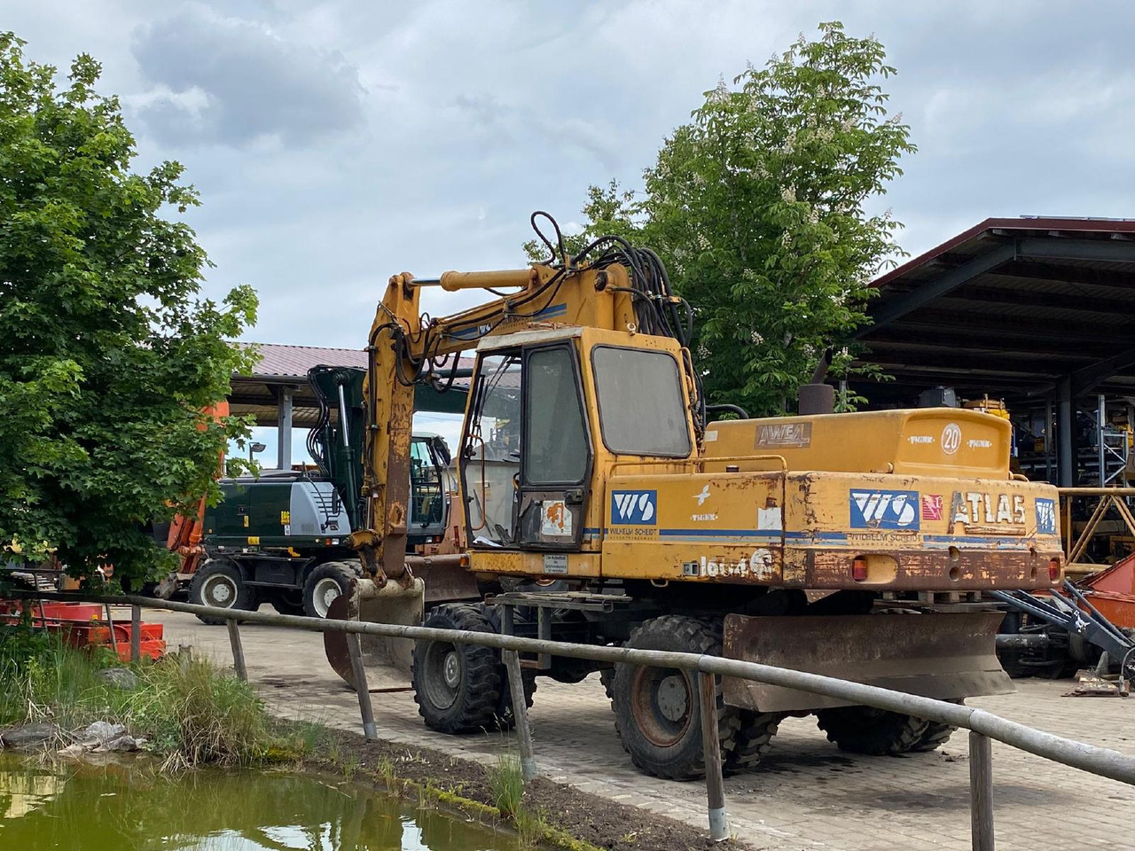 Atlas AB 1604 - Gumikerekes kotró: 5 kép. Atlas AB 1604 - Gumikerekes kotró: 5 kép.