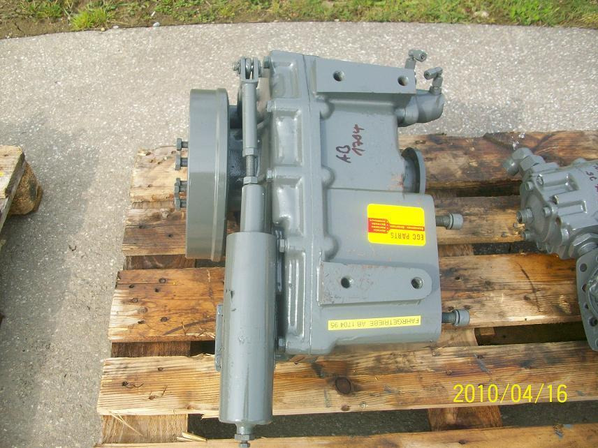 Atlas M 1704 - Erőátvitel - Építőipari gépek: 1 kép. Atlas M 1704 - Erőátvitel - Építőipari gépek: 1 kép.