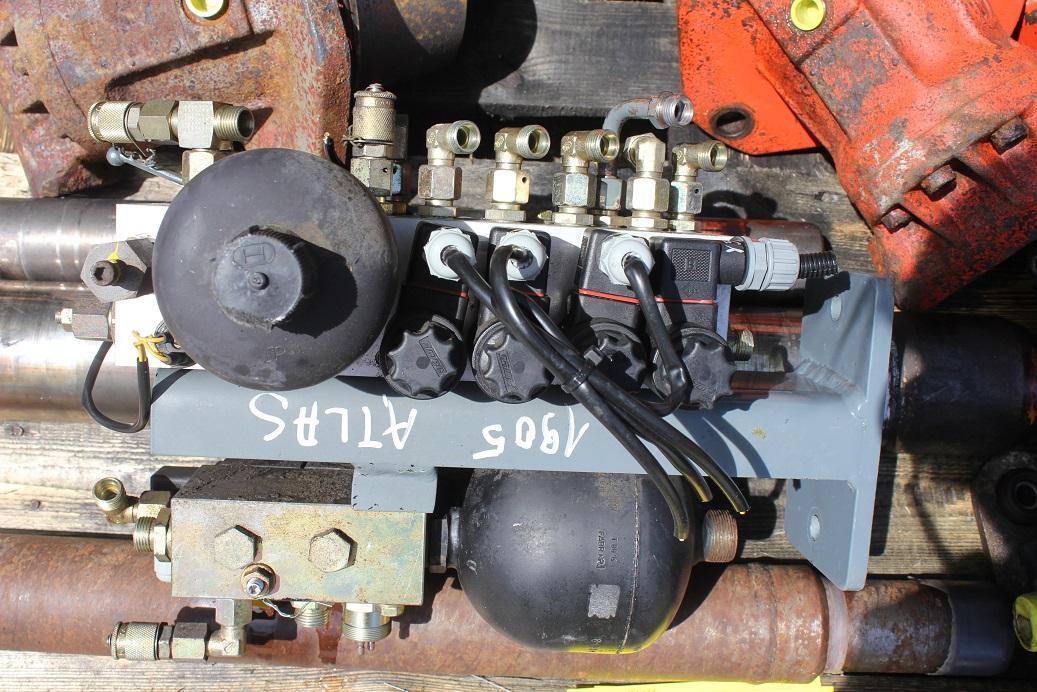 Atlas Terex 1905 M - Hidraulikus szelep - Építőipari gépek: 4 kép. Atlas Terex 1905 M - Hidraulikus szelep - Építőipari gépek: 4 kép.