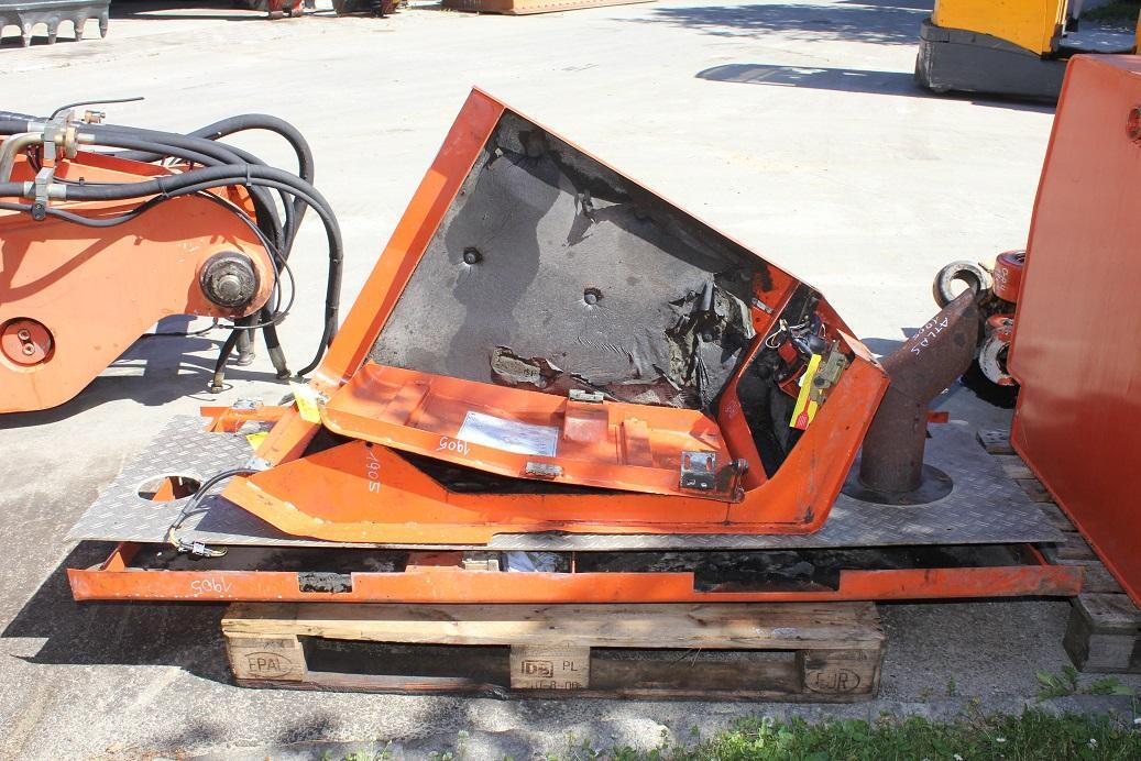 Atlas Terex 1905 M - Karosszéria és külső - Kotrógép: 2 kép. Atlas Terex 1905 M - Karosszéria és külső - Kotrógép: 2 kép.