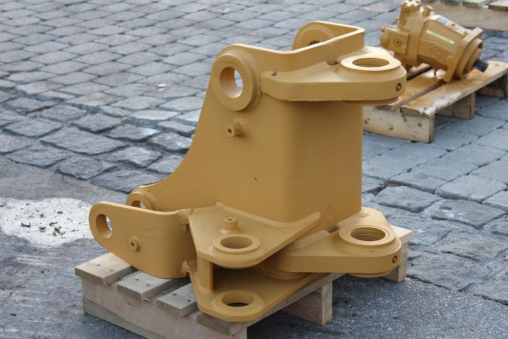 Benmac 3.12R - Karosszéria és külső - Kotrógép: 2 kép. Benmac 3.12R - Karosszéria és külső - Kotrógép: 2 kép.