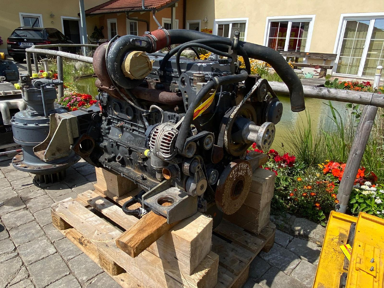 CNH F4HE9684H aus New Holland E 305 - Motor - Építőipari gépek: 2 kép. CNH F4HE9684H aus New Holland E 305 - Motor - Építőipari gépek: 2 kép.