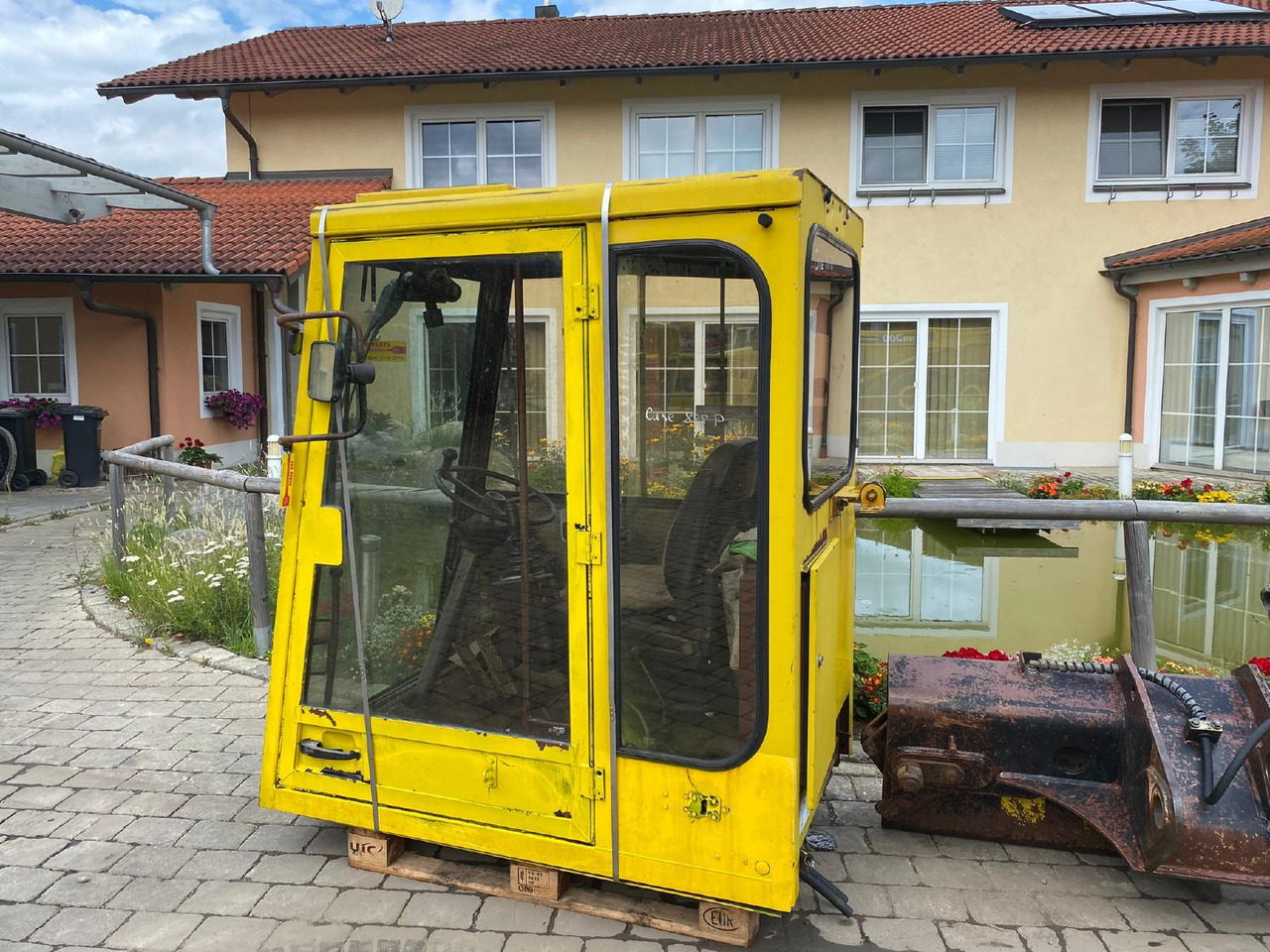 Case 888 P - Fülke - Gumikerekes kotró: 1 kép. Case 888 P - Fülke - Gumikerekes kotró: 1 kép.