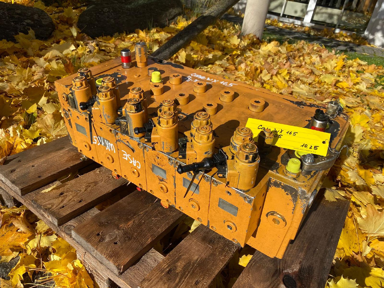 Case WX 165 - Hidraulikus szelep - Építőipari gépek: 2 kép. Case WX 165 - Hidraulikus szelep - Építőipari gépek: 2 kép.