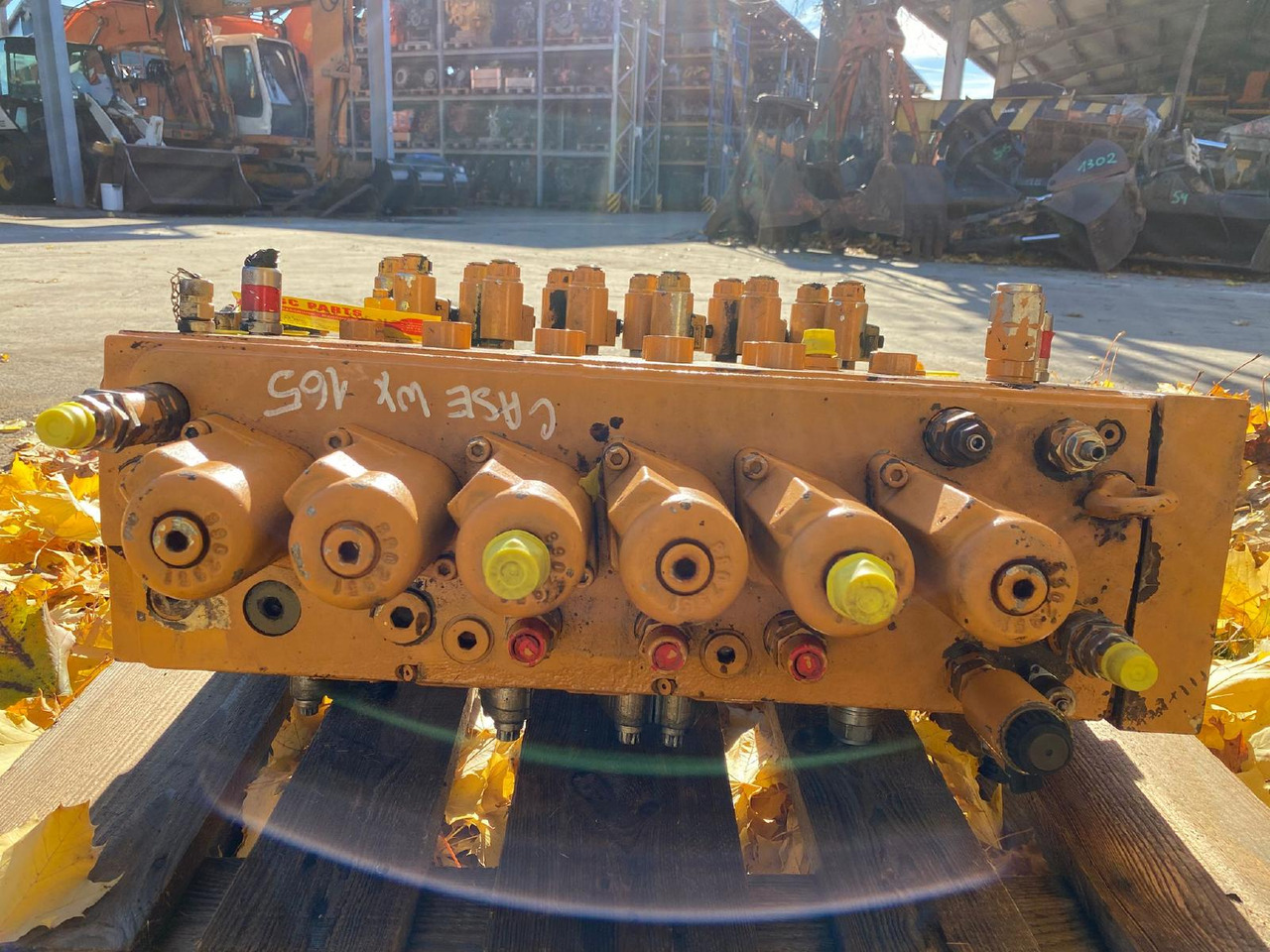 Case WX 165 - Hidraulikus szelep - Építőipari gépek: 4 kép. Case WX 165 - Hidraulikus szelep - Építőipari gépek: 4 kép.