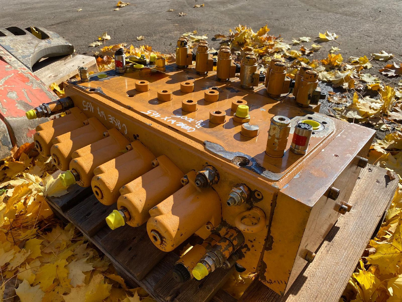 Case WX 165 - Hidraulikus szelep - Építőipari gépek: 1 kép. Case WX 165 - Hidraulikus szelep - Építőipari gépek: 1 kép.