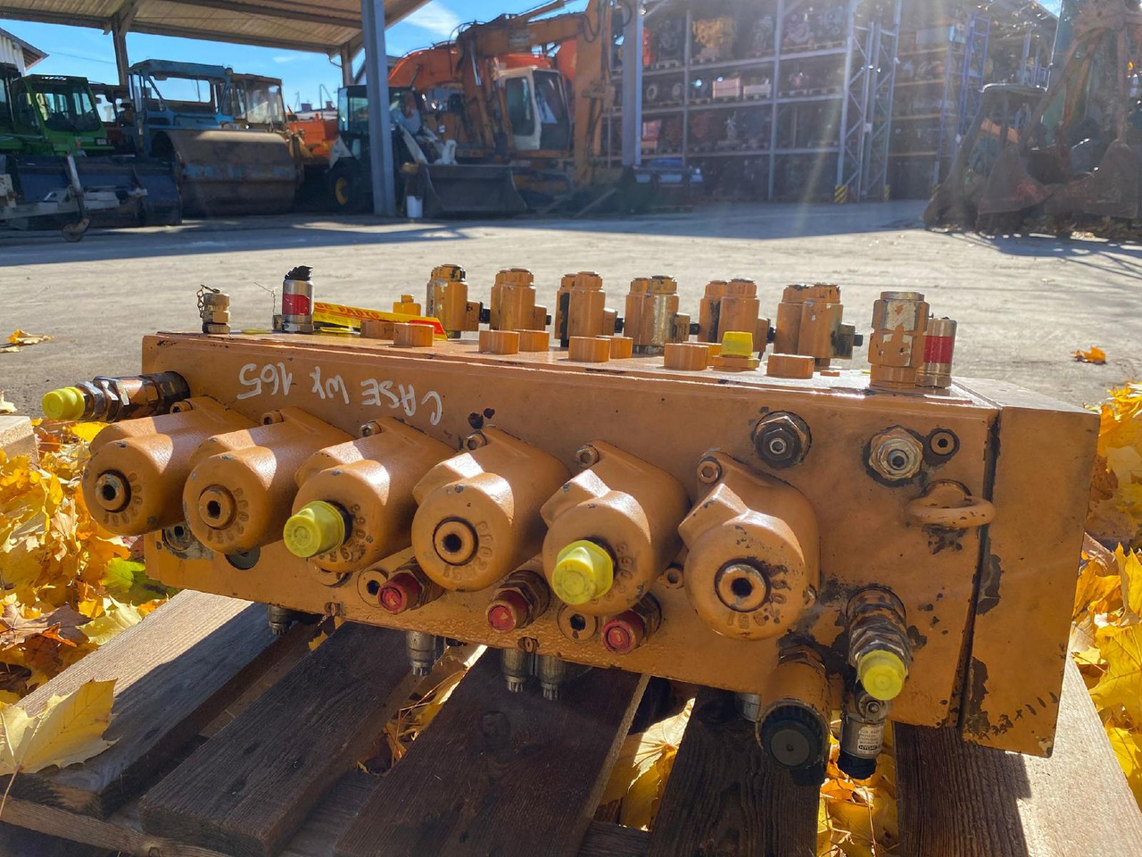 Case WX 165 - Hidraulikus szelep - Építőipari gépek: 5 kép. Case WX 165 - Hidraulikus szelep - Építőipari gépek: 5 kép.