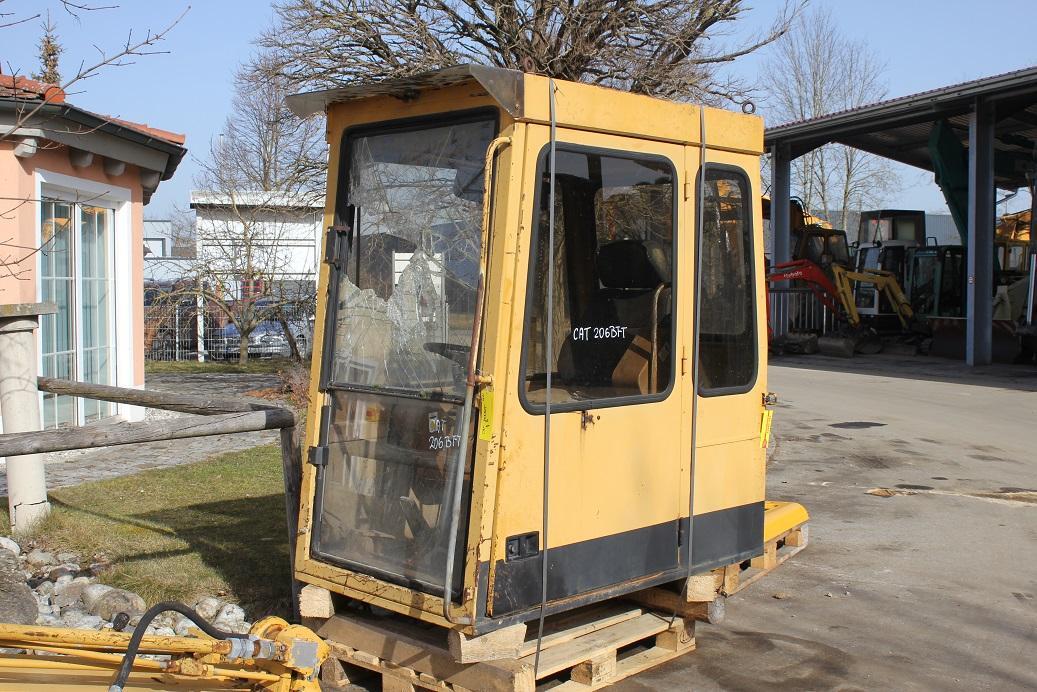 Caterpillar 206 BFT - Fülke - Építőipari gépek: 1 kép. Caterpillar 206 BFT - Fülke - Építőipari gépek: 1 kép.