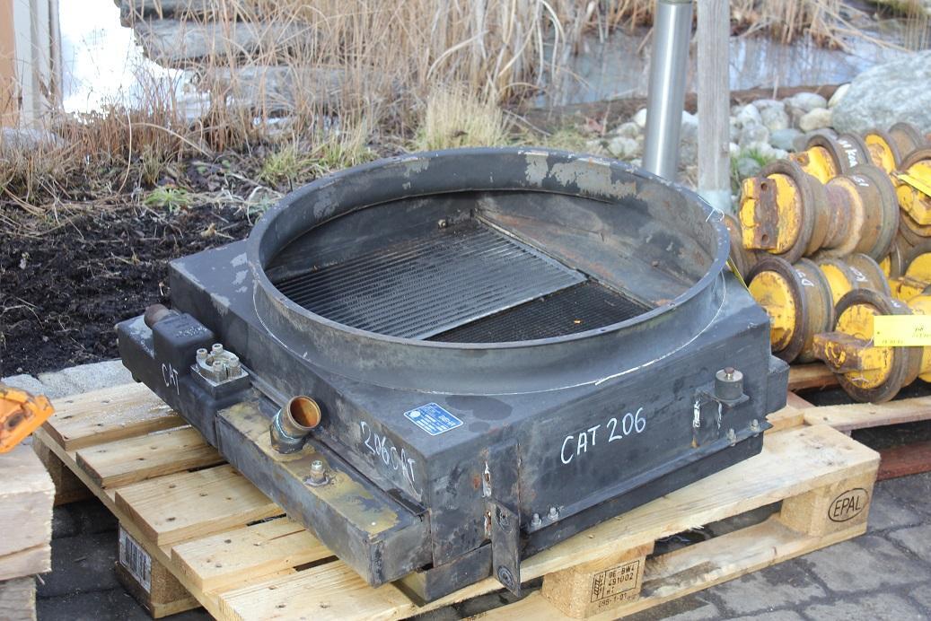 Caterpillar 206 BFT - Hűtőrendszer - Építőipari gépek: 1 kép. Caterpillar 206 BFT - Hűtőrendszer - Építőipari gépek: 1 kép.