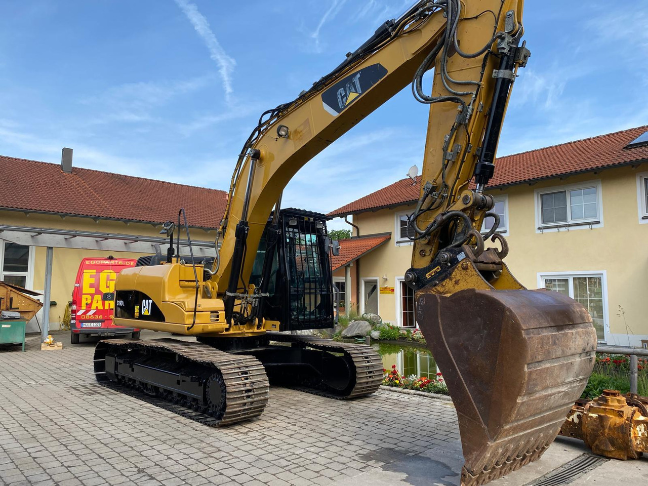 Caterpillar 319D - Lánctalpas kotró: 3 kép. Caterpillar 319D - Lánctalpas kotró: 3 kép.