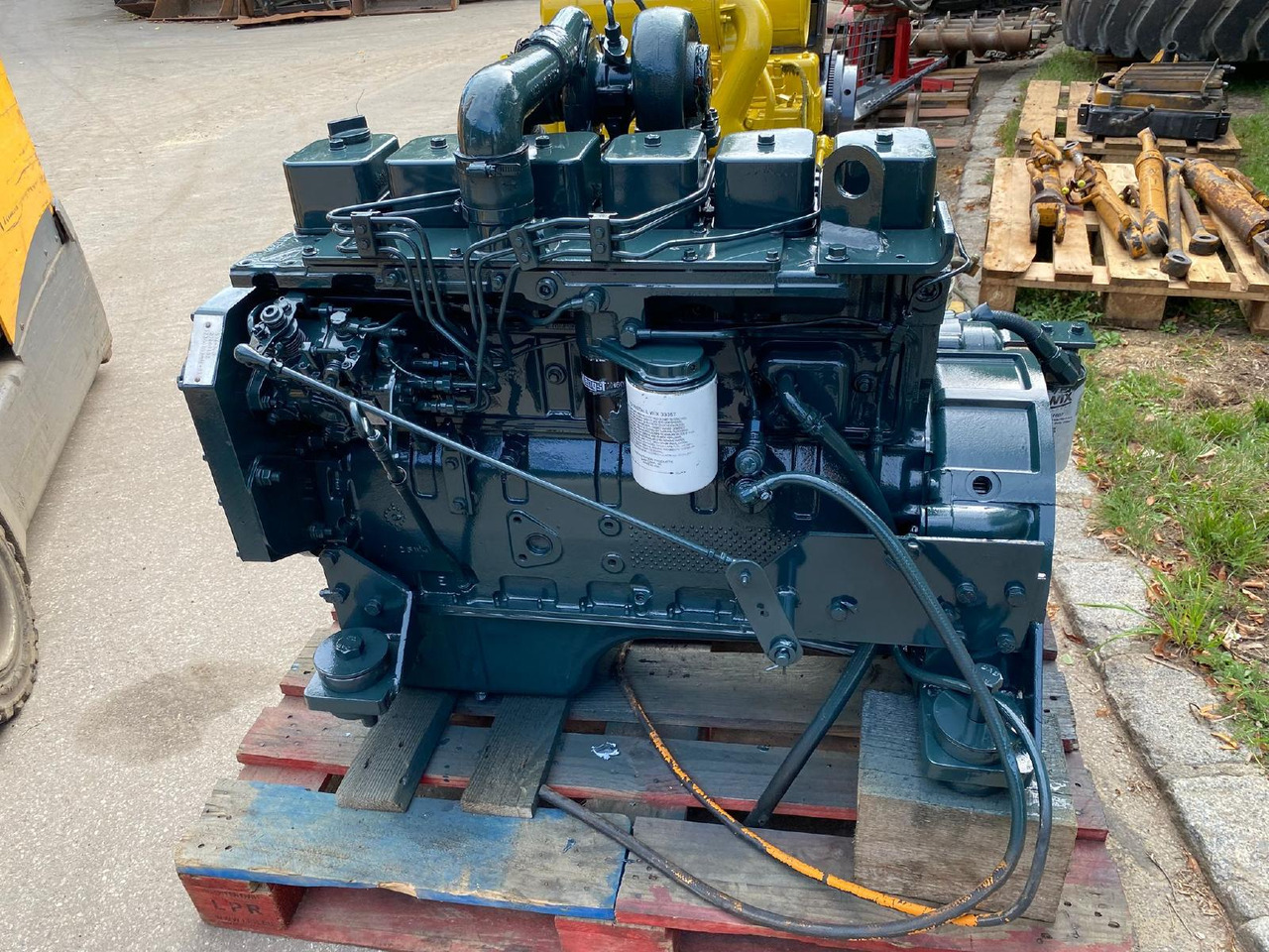 Cummins 6BT 5.9 - Motor - Építőipari gépek: 4 kép. Cummins 6BT 5.9 - Motor - Építőipari gépek: 4 kép.