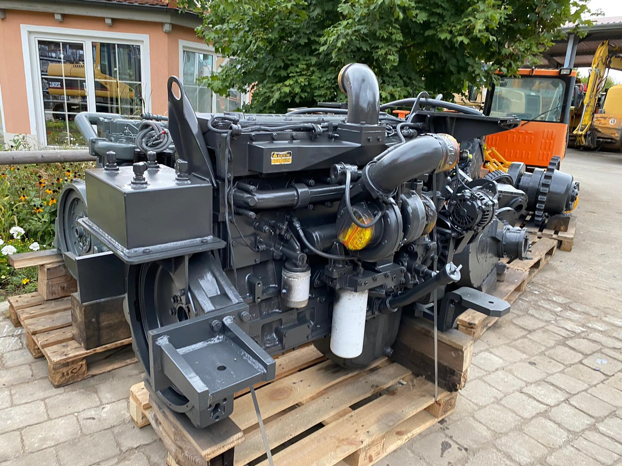 Cummins QSM 11 aus Doosan DL 500 - Motor - Építőipari gépek: 4 kép. Cummins QSM 11 aus Doosan DL 500 - Motor - Építőipari gépek: 4 kép.