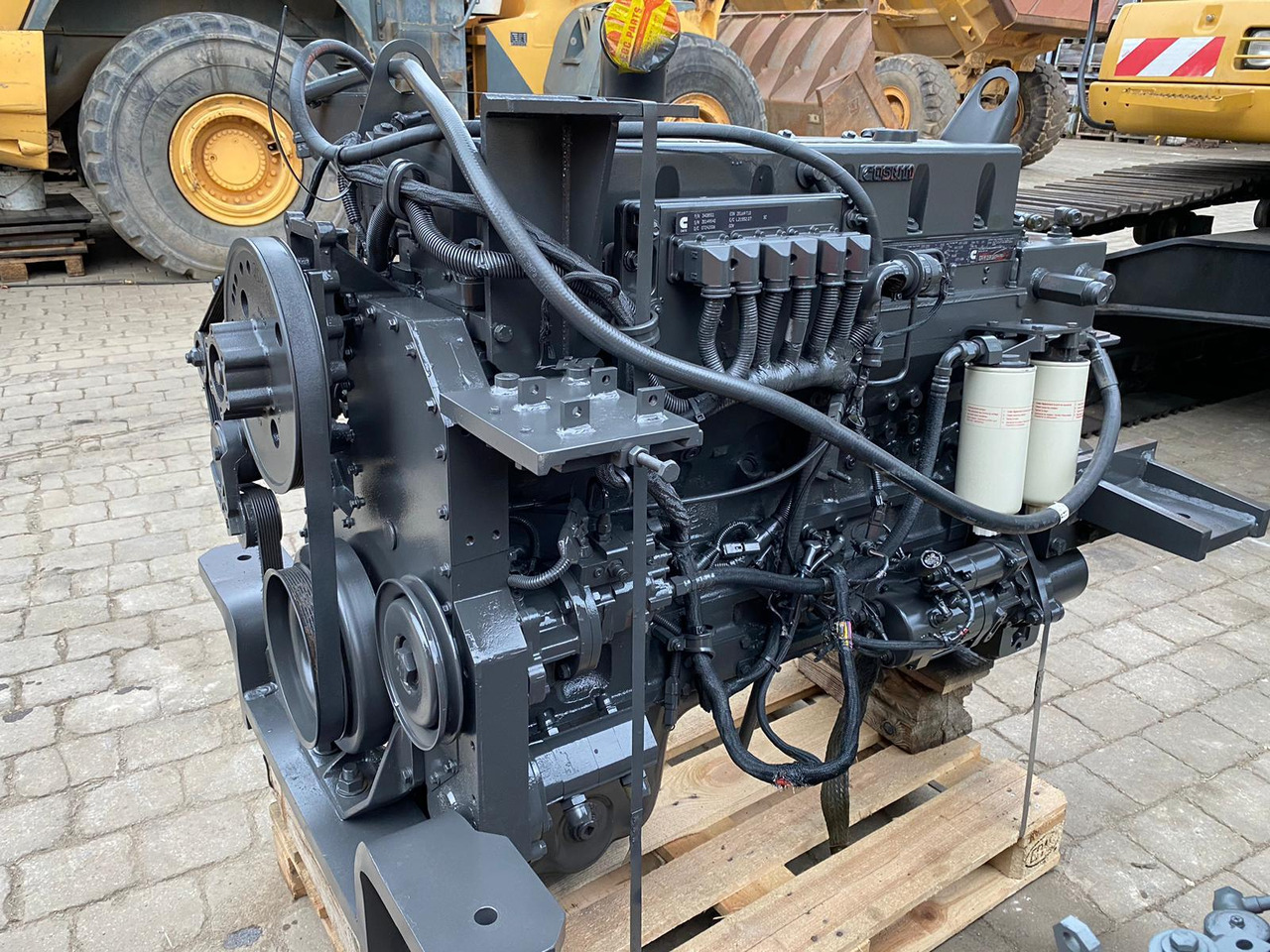 Cummins QSM 11 aus Doosan DL 500 - Motor - Építőipari gépek: 2 kép. Cummins QSM 11 aus Doosan DL 500 - Motor - Építőipari gépek: 2 kép.