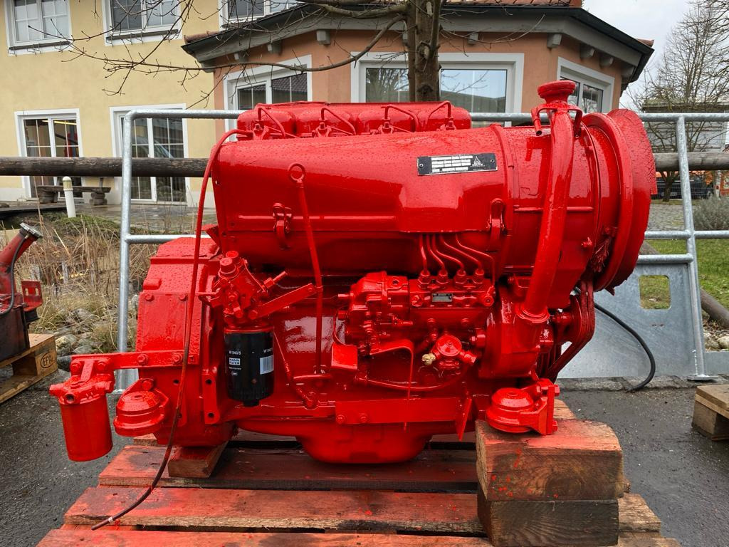 Deutz F4L913 - Motor - Építőipari gépek: 2 kép. Deutz F4L913 - Motor - Építőipari gépek: 2 kép.