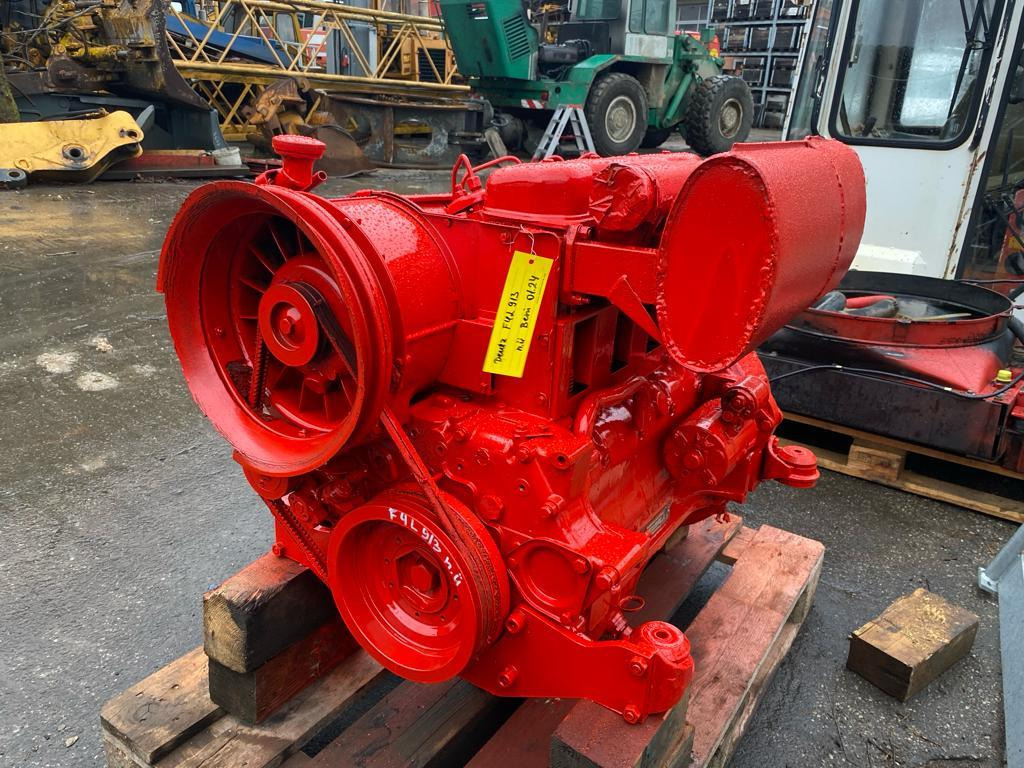 Deutz F4L913 - Motor - Építőipari gépek: 5 kép. Deutz F4L913 - Motor - Építőipari gépek: 5 kép.