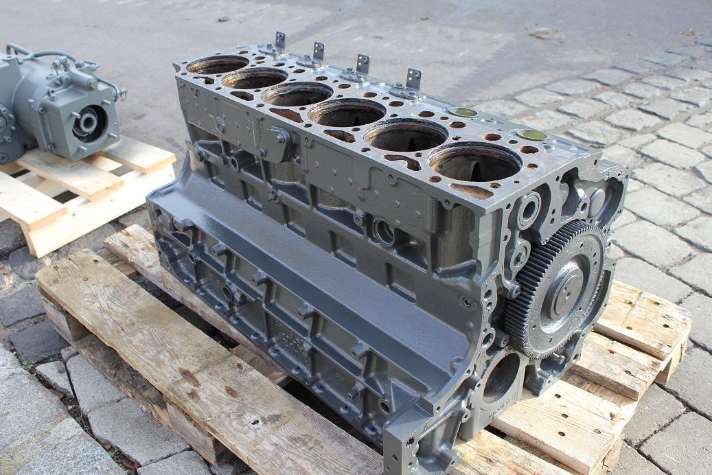 Deutz F6L 1013/ Atlas 1804 - Motor - Építőipari gépek: 1 kép. Deutz F6L 1013/ Atlas 1804 - Motor - Építőipari gépek: 1 kép.