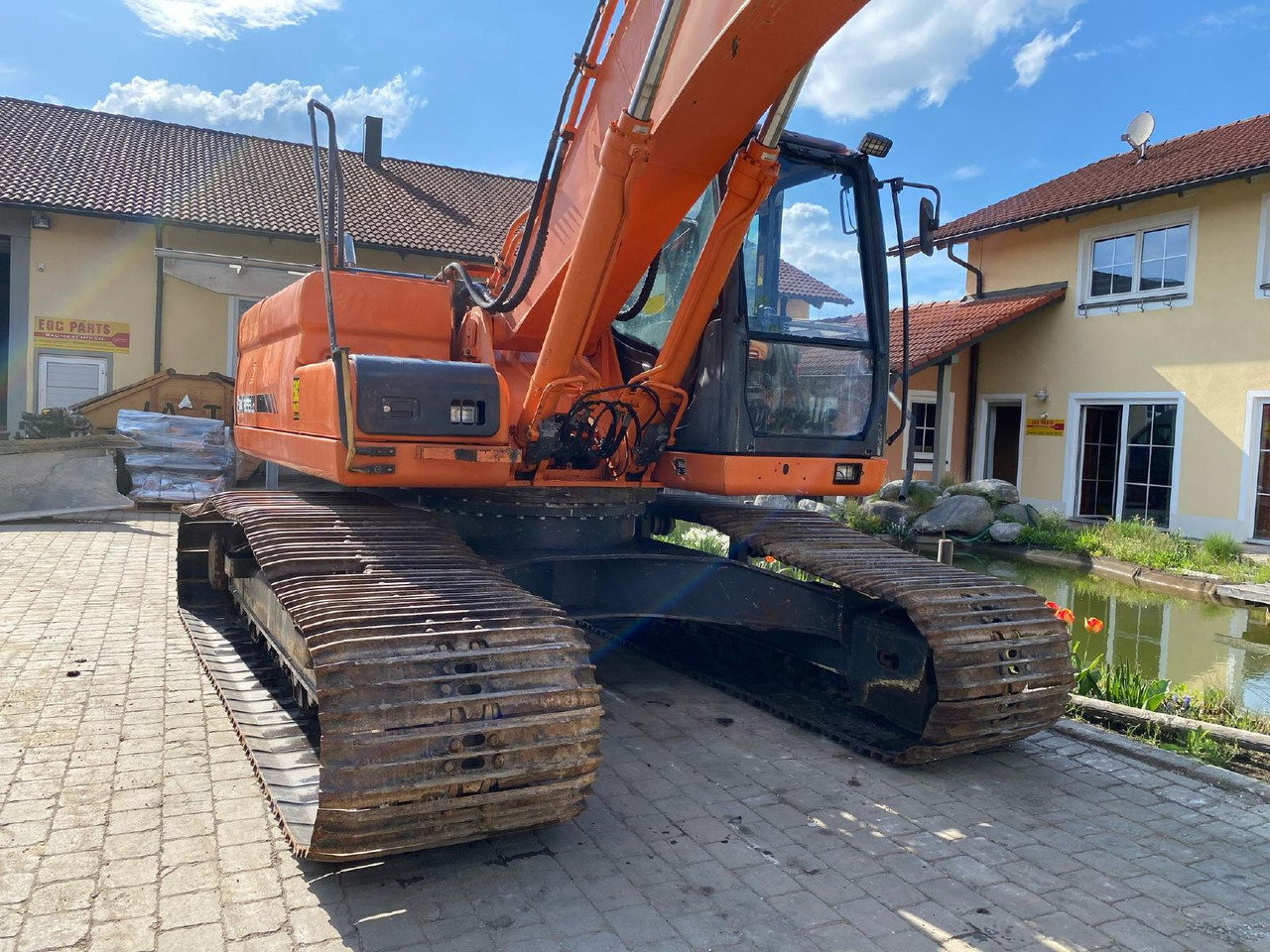 Doosan DX 255 LC - Lánctalpas kotró: 5 kép. Doosan DX 255 LC - Lánctalpas kotró: 5 kép.
