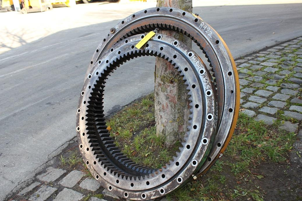 Furukawa 625 - Elforduló gyűrű - Építőipari gépek: 2 kép. Furukawa 625 - Elforduló gyűrű - Építőipari gépek: 2 kép.