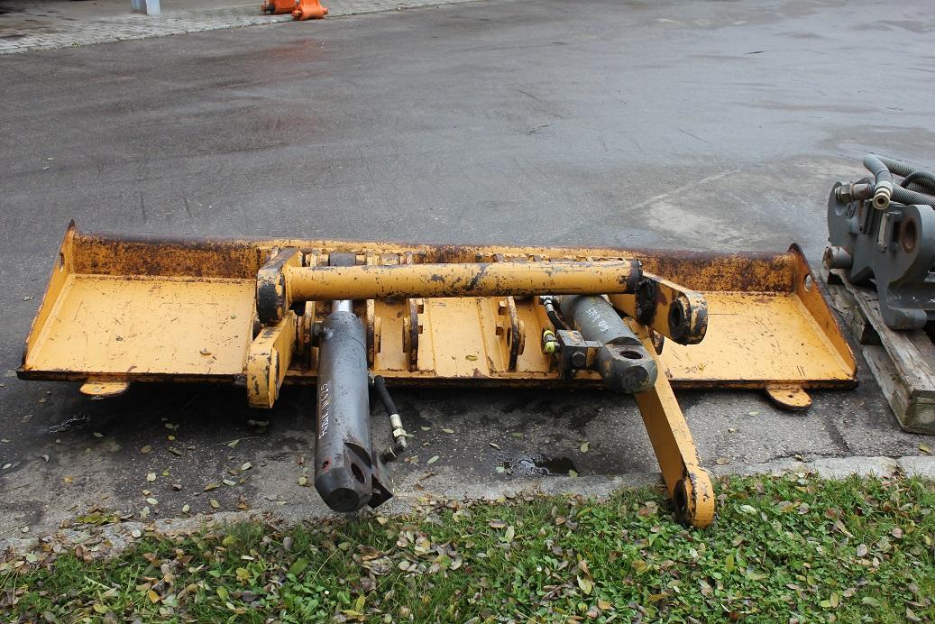 Furukawa W 625 - Tolólap - Kotrógép: 4 kép. Furukawa W 625 - Tolólap - Kotrógép: 4 kép.