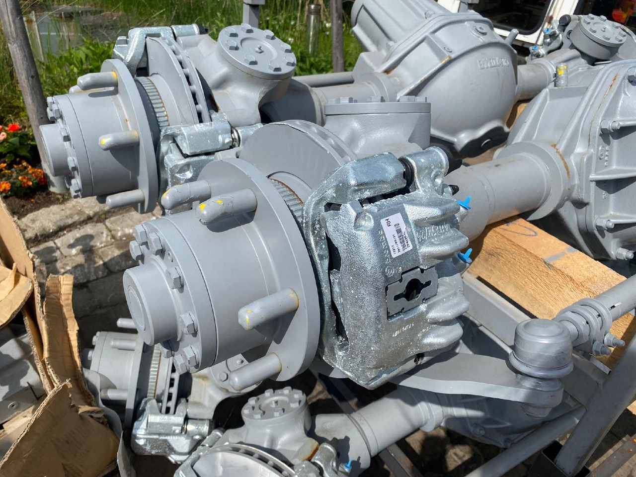 HY 149 - Tengely és alkatrészek - Építőipari gépek: 5 kép. HY 149 - Tengely és alkatrészek - Építőipari gépek: 5 kép.