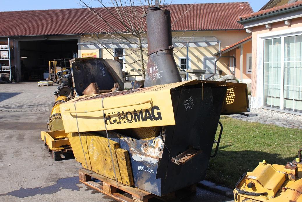 Hanomag 60E - Karosszéria és külső - Gumikerekes homlokrakodó: 5 kép. Hanomag 60E - Karosszéria és külső - Gumikerekes homlokrakodó: 5 kép.