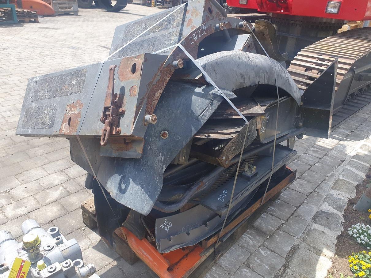 Hitachi ZW 220 - Karosszéria és külső - Gumikerekes homlokrakodó: 2 kép. Hitachi ZW 220 - Karosszéria és külső - Gumikerekes homlokrakodó: 2 kép.