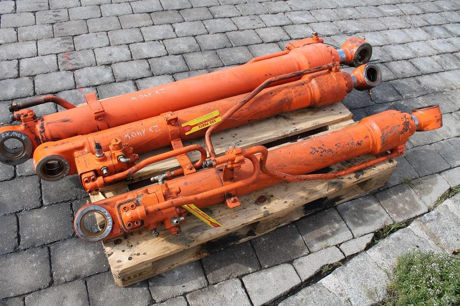 Hitachi ZX 140W - Hidraulikus henger - Építőipari gépek: 4 kép. Hitachi ZX 140W - Hidraulikus henger - Építőipari gépek: 4 kép.