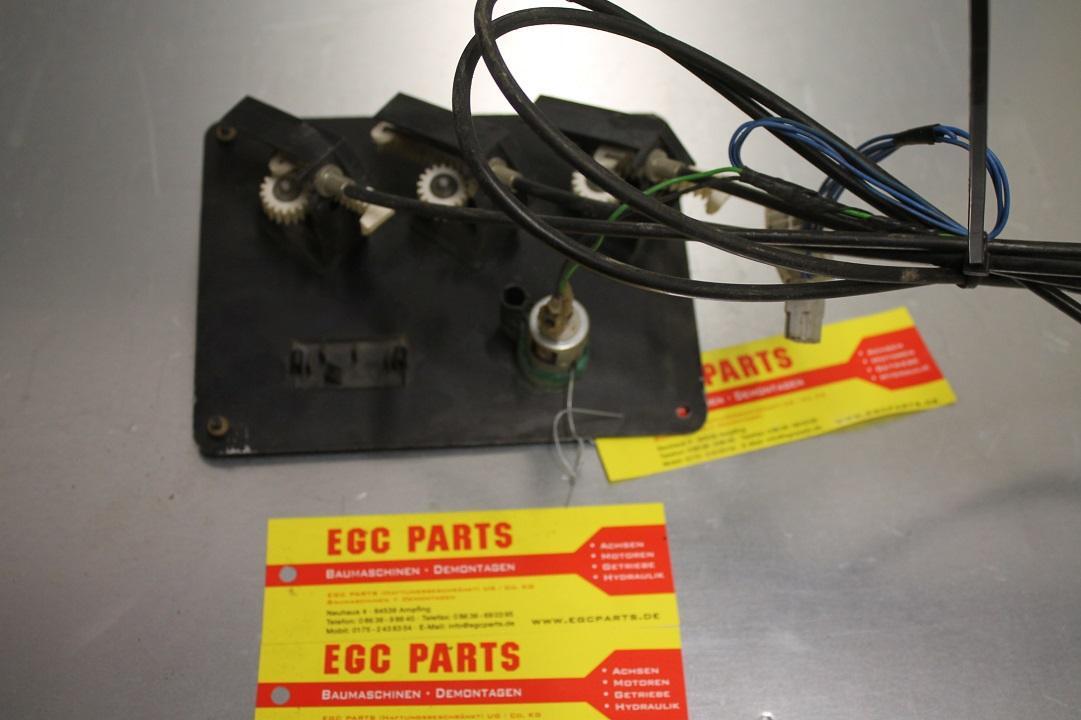 JCB 200, 210 - Műszerfal - Építőipari gépek: 5 kép. JCB 200, 210 - Műszerfal - Építőipari gépek: 5 kép.