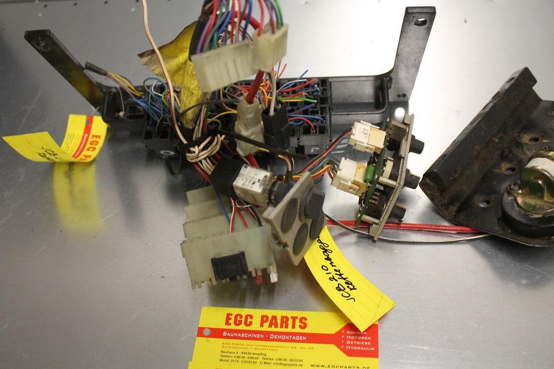 JCB 200, 210 - Műszerfal - Építőipari gépek: 2 kép. JCB 200, 210 - Műszerfal - Építőipari gépek: 2 kép.